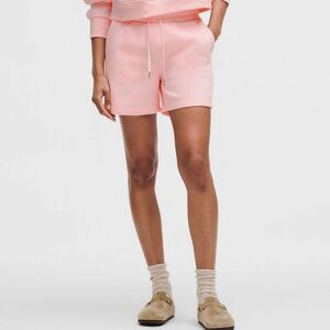 Lululemon Scuba High-Rise Short 5" Strawberry Milkshake Size 10‎